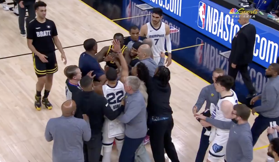 Kaiyun官方体育平台热火队惨败后更衣室爆发冲突，主帅回应，结果感觉事情.