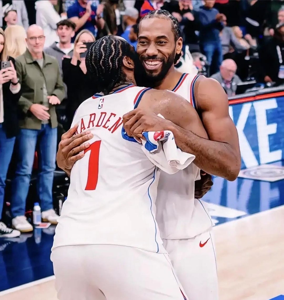 哈登巅峰对决，杜兰特与40激战美国队分钟，比分优势明显胜负难料！的简单介绍